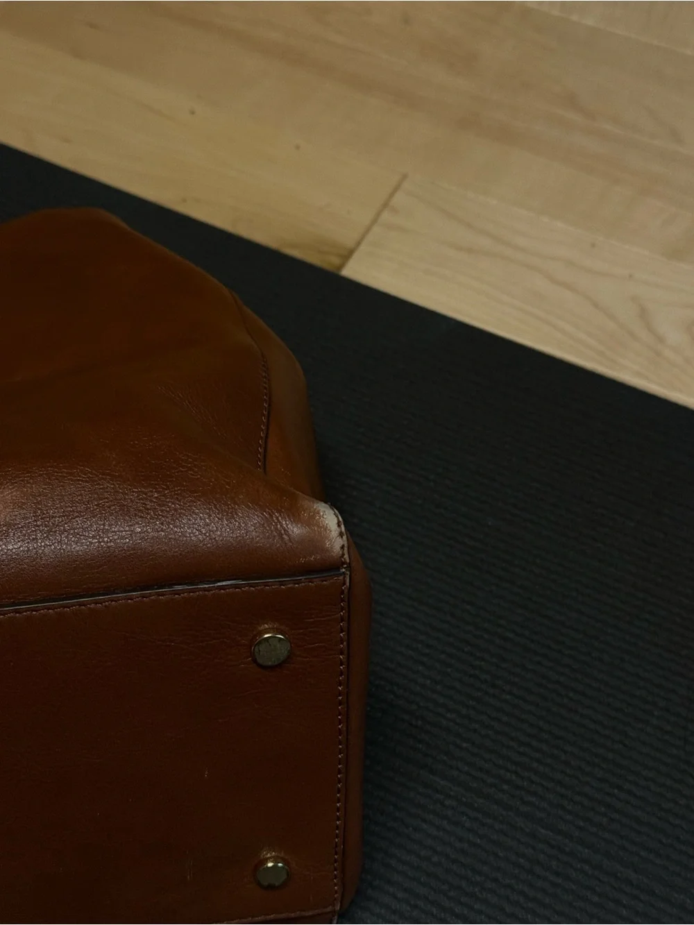 Banana Republic Tan Leather Tote - Picture 2 of 5
